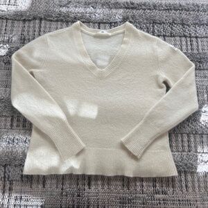 Alo Fuzzy Ivory Cream Wool Blend Sweater XS reposh